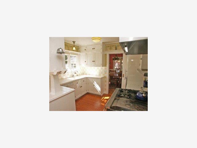 810 Crossway Road Burlingame, CA 94010 - Photo 4 of 9 Gallery Image 4