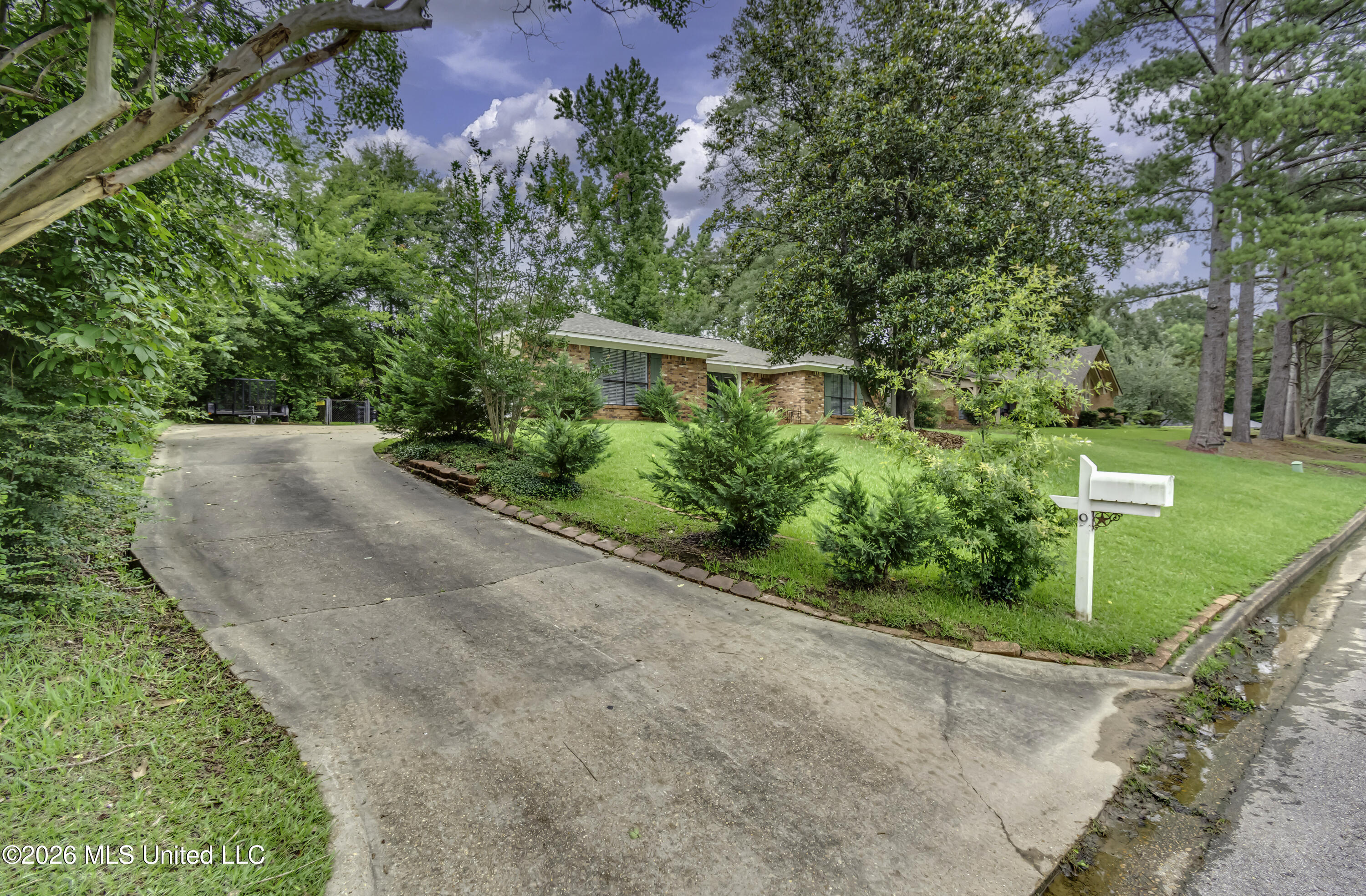 9 Treeway Drive Brandon, MS 39042 - Photo 6 of 57 9 Treeway Dr--7