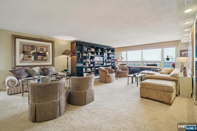 $1,275,000 | 800 Palisade Avenue, Unit PH21A, Fort Lee, NJ 07024