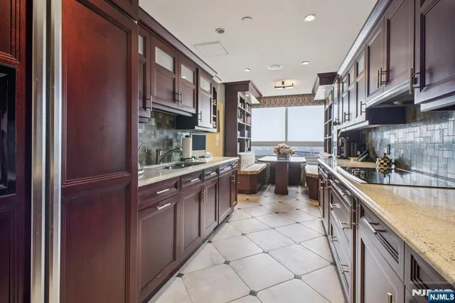 $1,275,000 | 800 Palisade Avenue, Unit PH21A, Fort Lee, NJ 07024