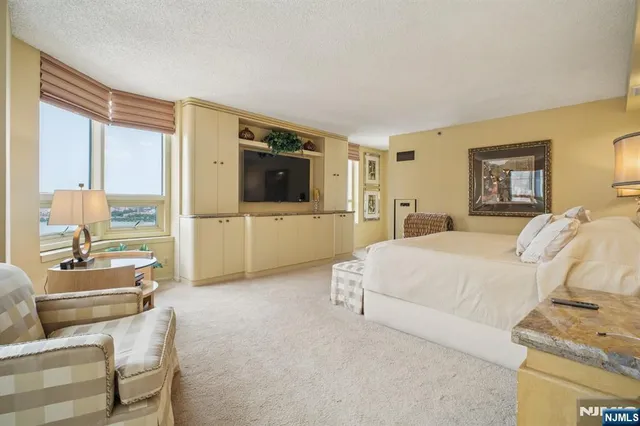 $1,275,000 | 800 Palisade Avenue, Unit PH21A, Fort Lee, NJ 07024