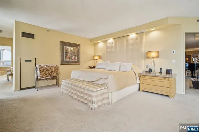 $1,275,000 | 800 Palisade Avenue, Unit PH21A, Fort Lee, NJ 07024