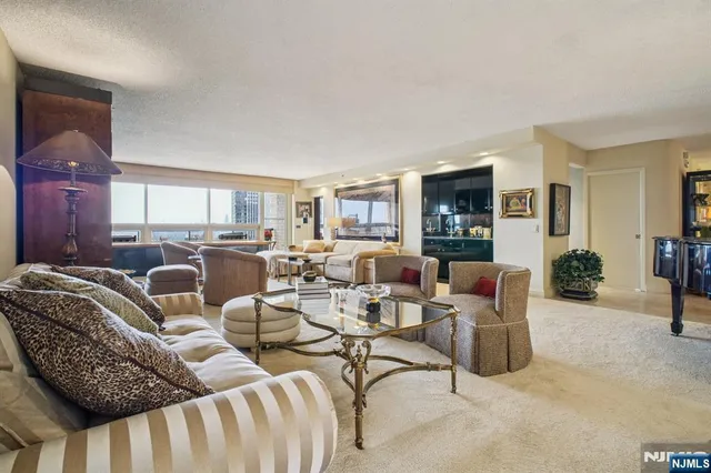 $1,275,000 | 800 Palisade Avenue, Unit PH21A, Fort Lee, NJ 07024