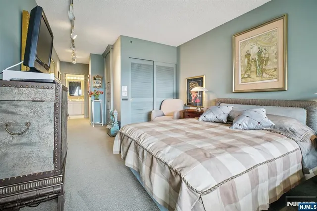 $1,275,000 | 800 Palisade Avenue, Unit PH21A, Fort Lee, NJ 07024