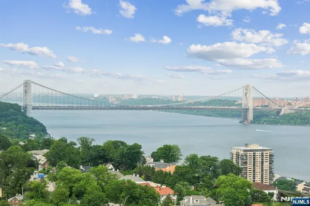 $1,275,000 | 800 Palisade Avenue, Unit PH21A, Fort Lee, NJ 07024