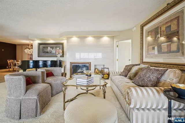 $1,275,000 | 800 Palisade Avenue, Unit PH21A, Fort Lee, NJ 07024