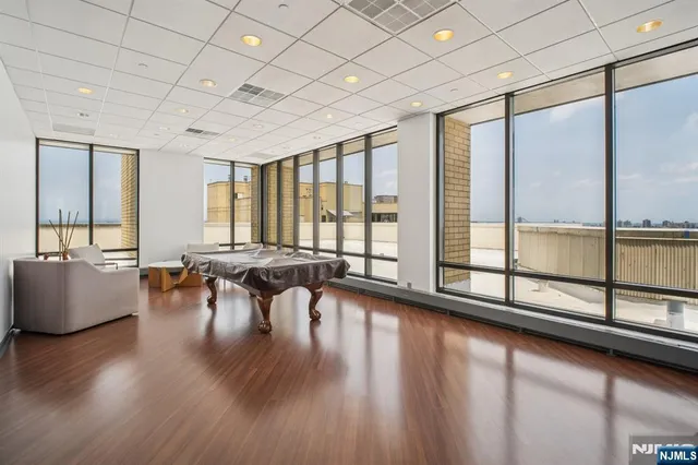 $1,275,000 | 800 Palisade Avenue, Unit PH21A, Fort Lee, NJ 07024