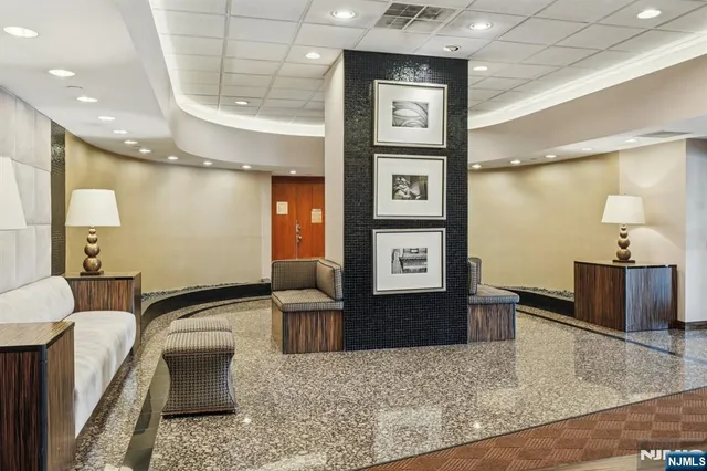 $1,275,000 | 800 Palisade Avenue, Unit PH21A, Fort Lee, NJ 07024