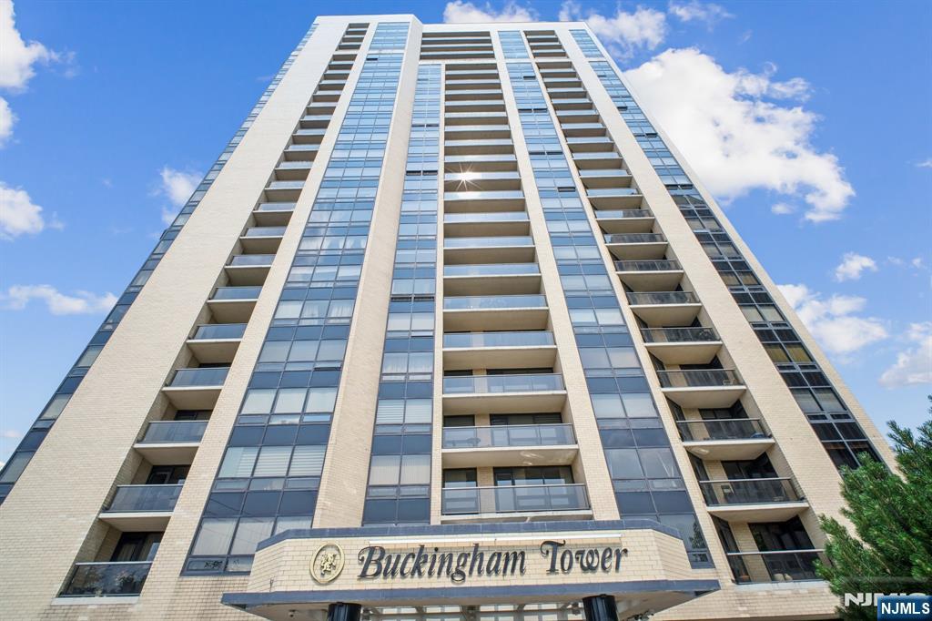 800 Palisade Avenue, Unit PH21A Fort Lee, NJ 07024 - Photo 49 of 50 a front view of a building