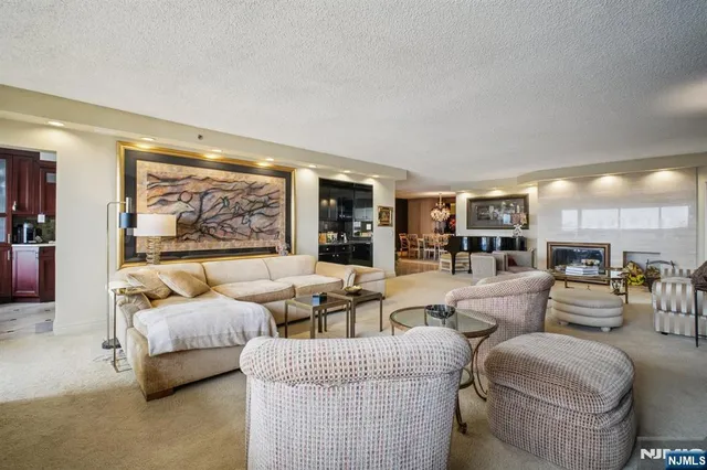 $1,275,000 | 800 Palisade Avenue, Unit PH21A, Fort Lee, NJ 07024