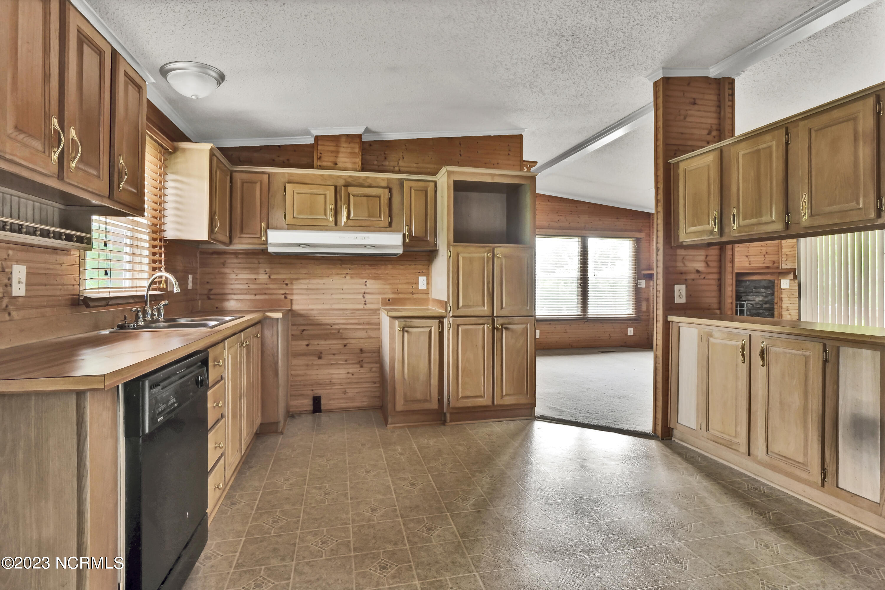 8 Scotts Hill Loop Road Wilmington, NC 28411 - Photo 13 of 40 Kitchen