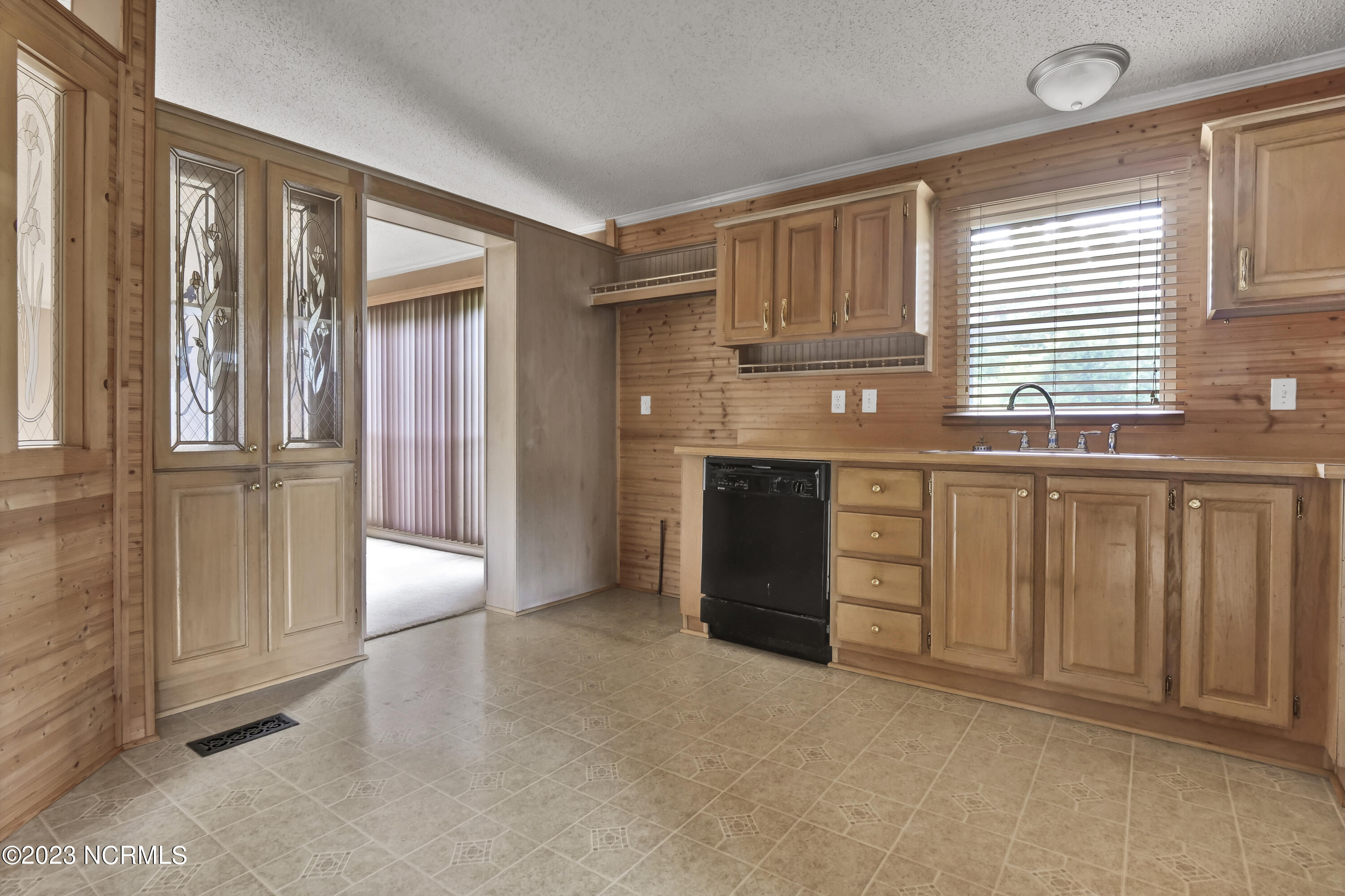 8 Scotts Hill Loop Road Wilmington, NC 28411 - Photo 14 of 40 Kitchen