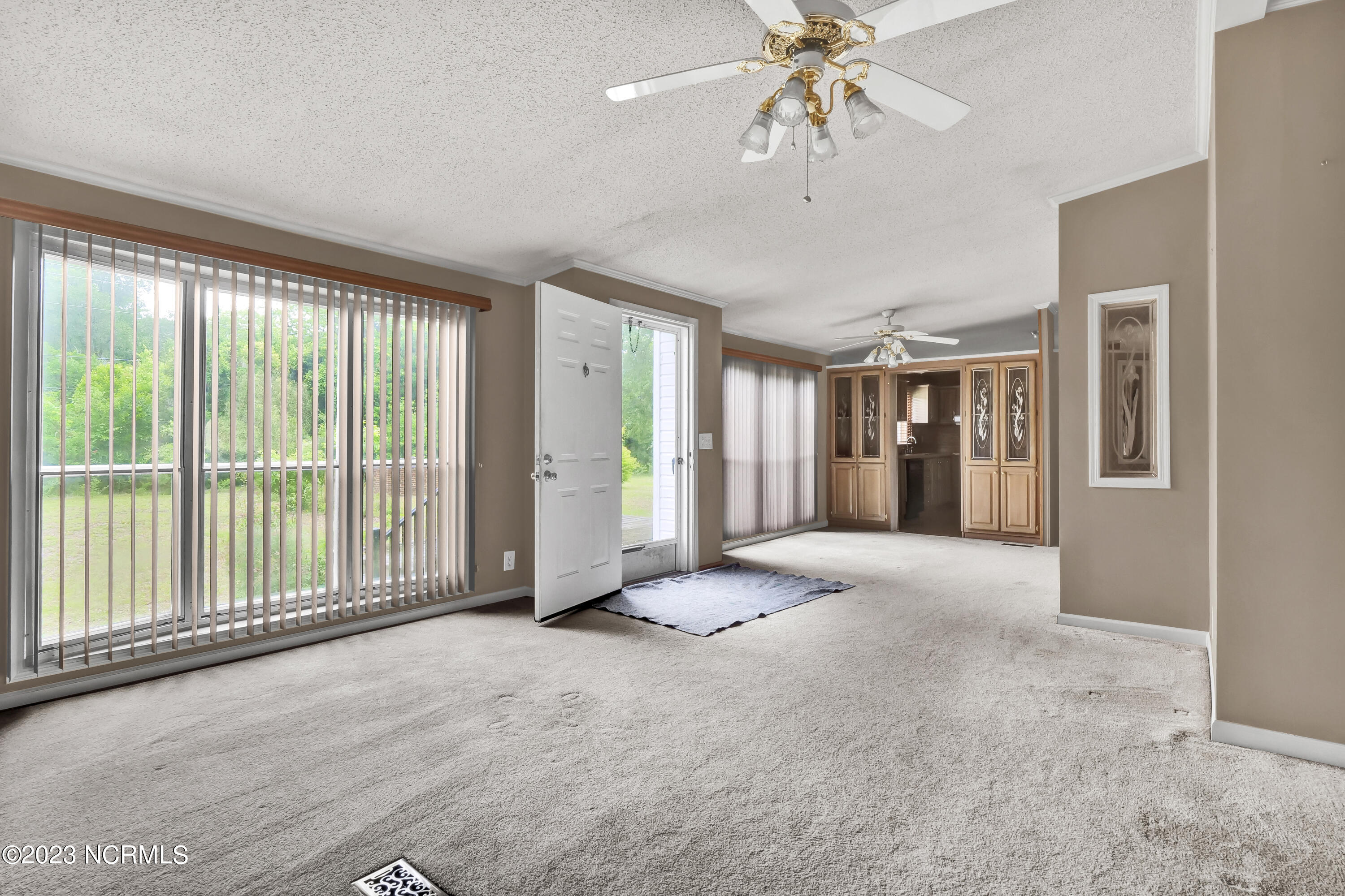 8 Scotts Hill Loop Road Wilmington, NC 28411 - Photo 10 of 40 Living Room