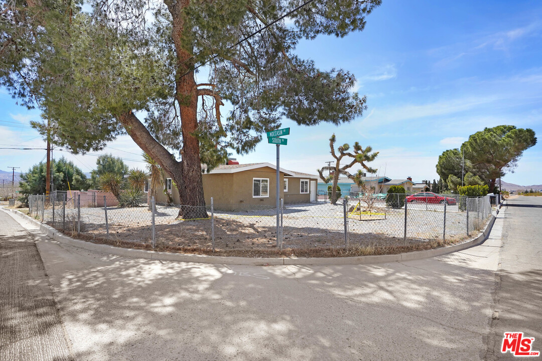 23889 S Road Apple Valley, CA 92307 - Photo 3 of 14