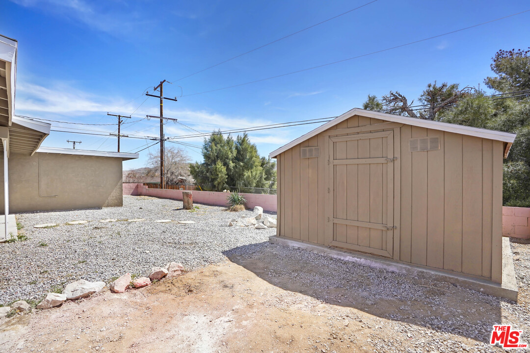 23889 S Road Apple Valley, CA 92307 - Photo 4 of 14