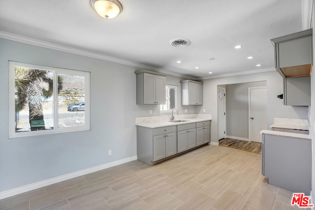 23889 S Road Apple Valley, CA 92307 - Photo 7 of 14