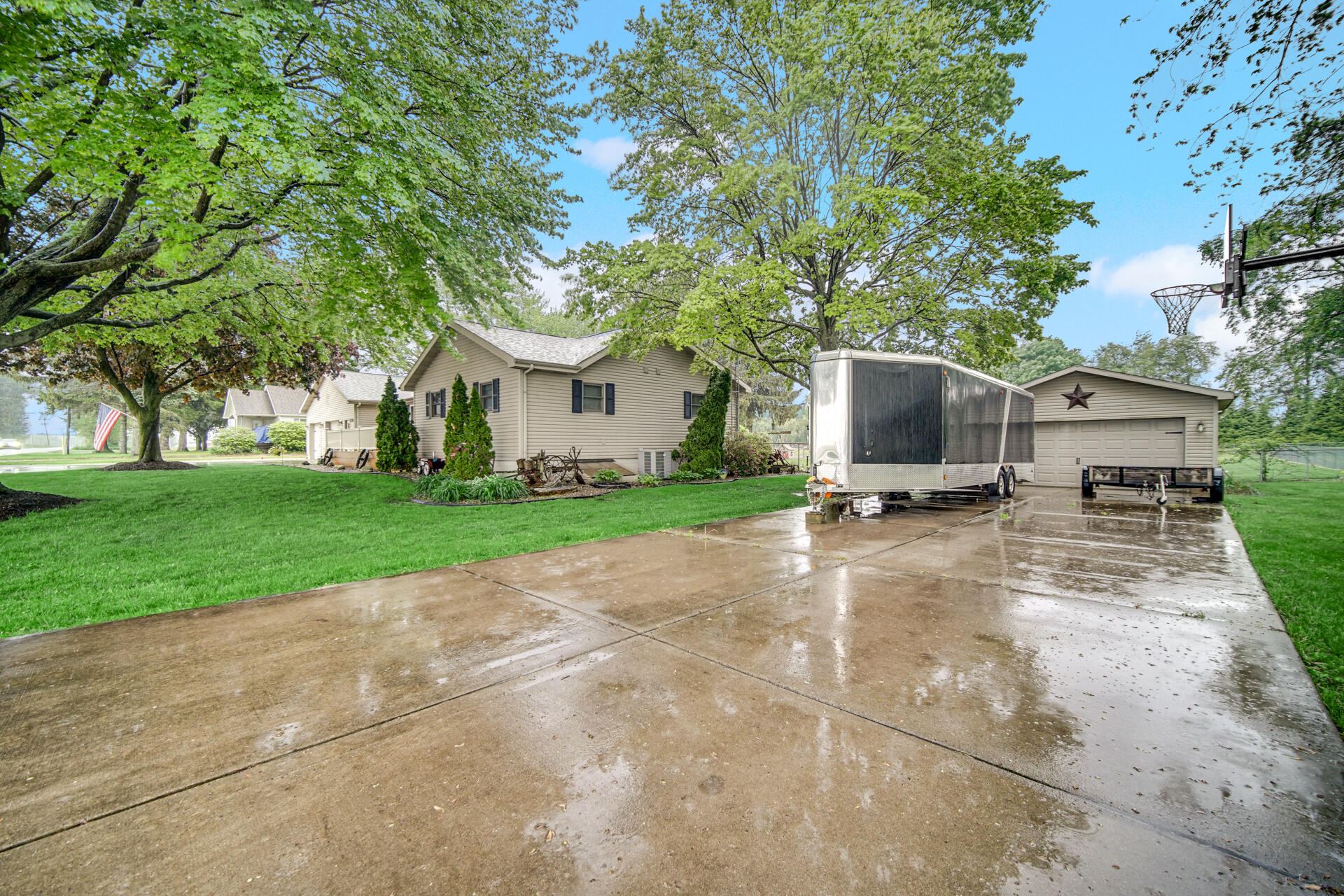 1112 East Division Road La Porte, IN 46350 - Photo 2 of 26 1920x1280