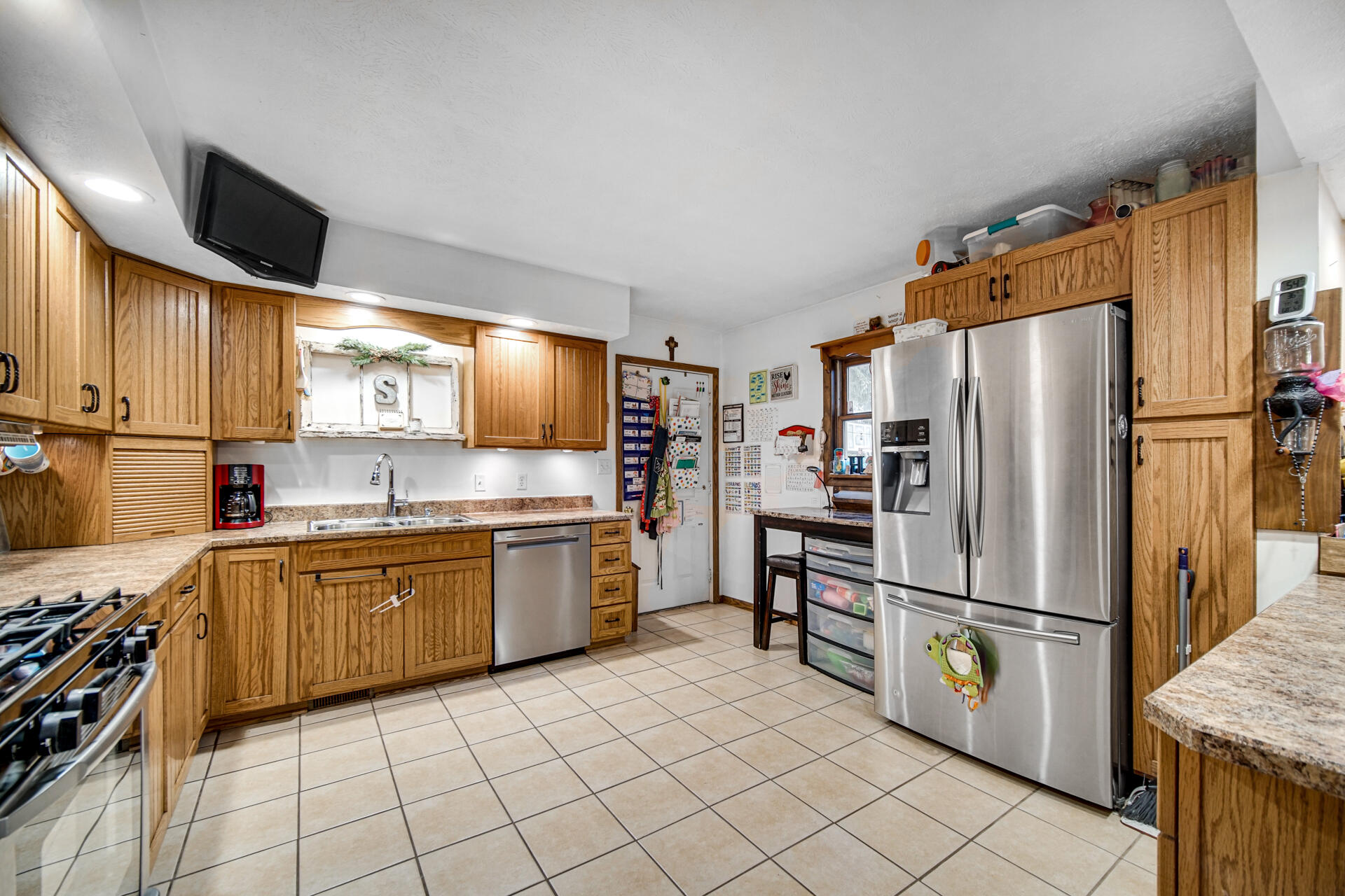 1112 East Division Road La Porte, IN 46350 - Photo 4 of 26 1920x1280
