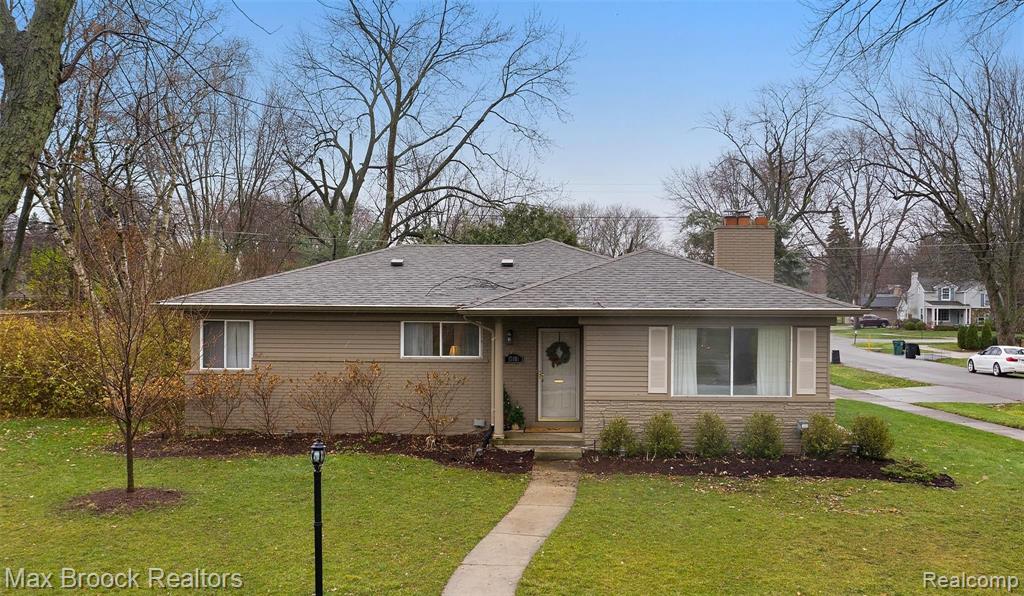15991 Reedmere Avenue Beverly Hills, MI 48025 - Photo 3 of 25