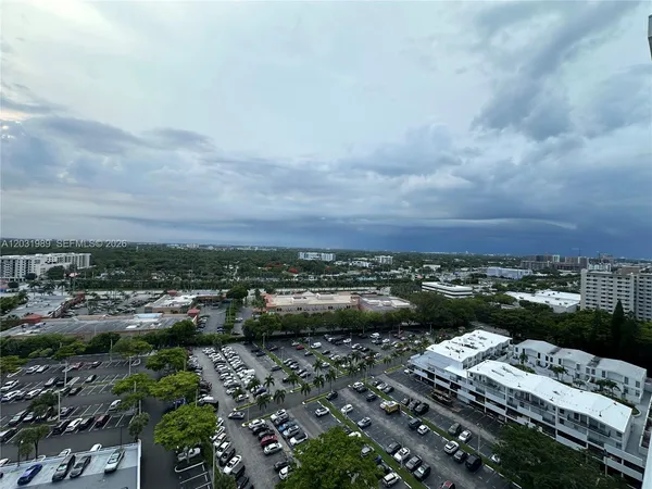 $2,700 | 18051 Biscayne Boulevard, Unit PH05, Aventura, FL 33160