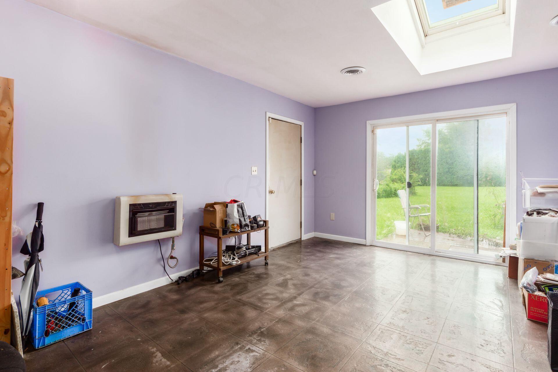 8526 State Rte 207 Mount Sterling, OH 43143 - Photo 7 of 33 Family room