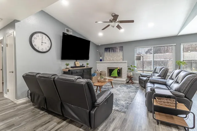 $450,000 | 1704 Woolston Way, Modesto, CA 95355