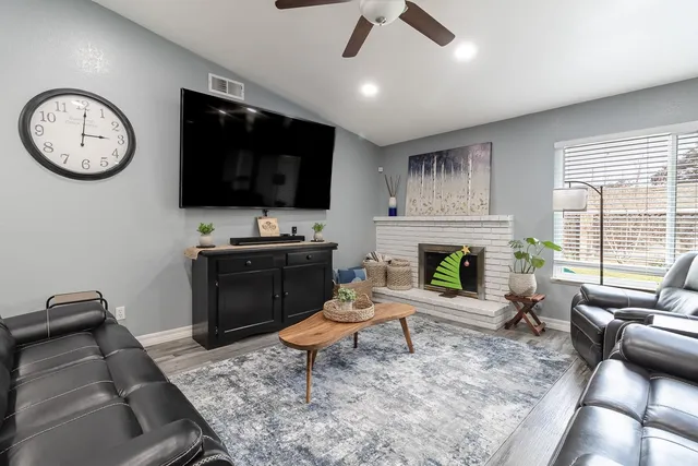 $450,000 | 1704 Woolston Way, Modesto, CA 95355