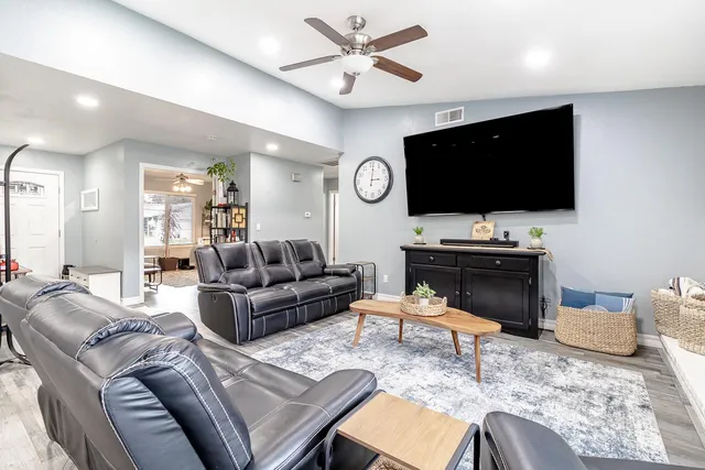 $450,000 | 1704 Woolston Way, Modesto, CA 95355