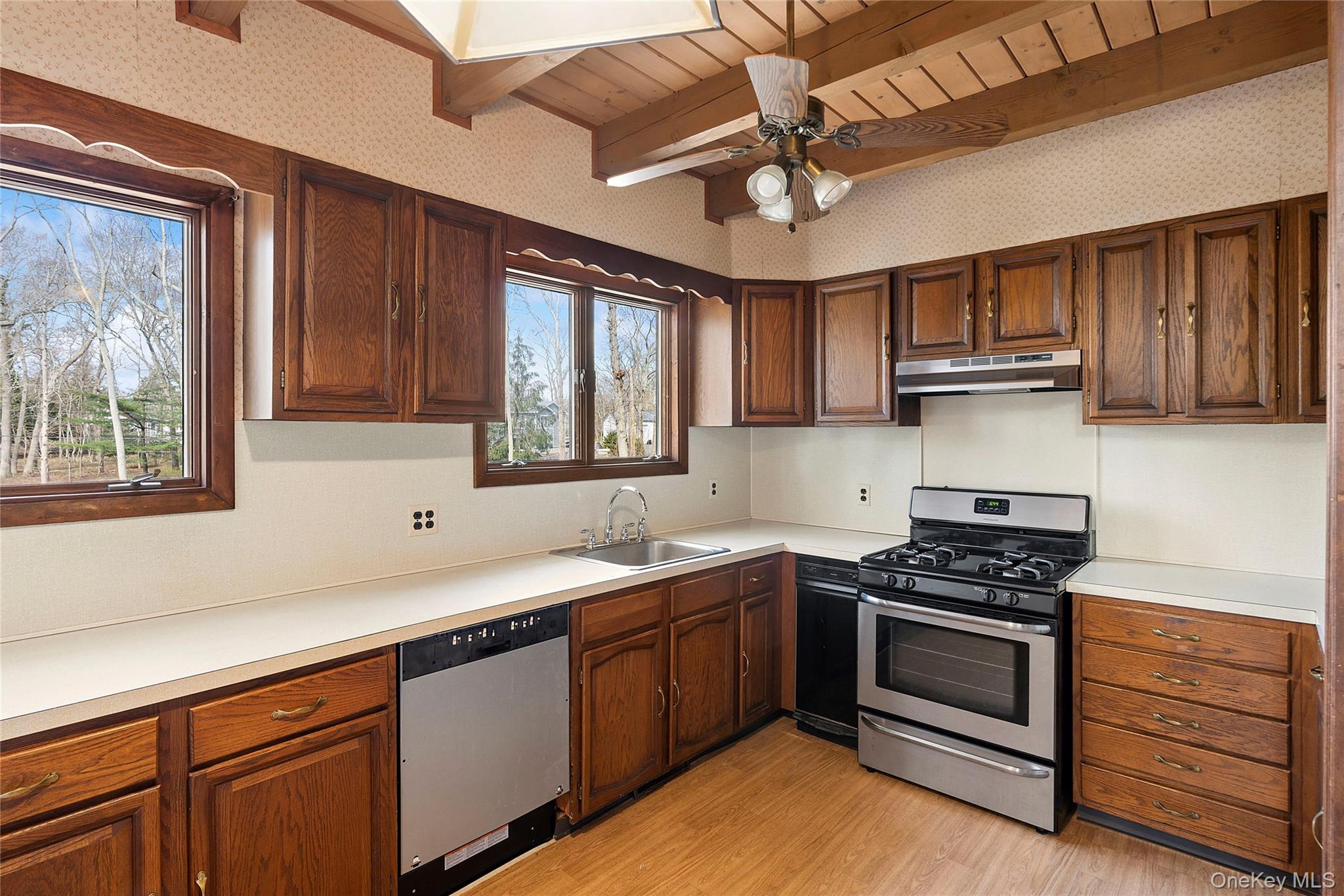 600 Highwood Road Southold, NY 11971 - Photo 5 of 14 Kitchen