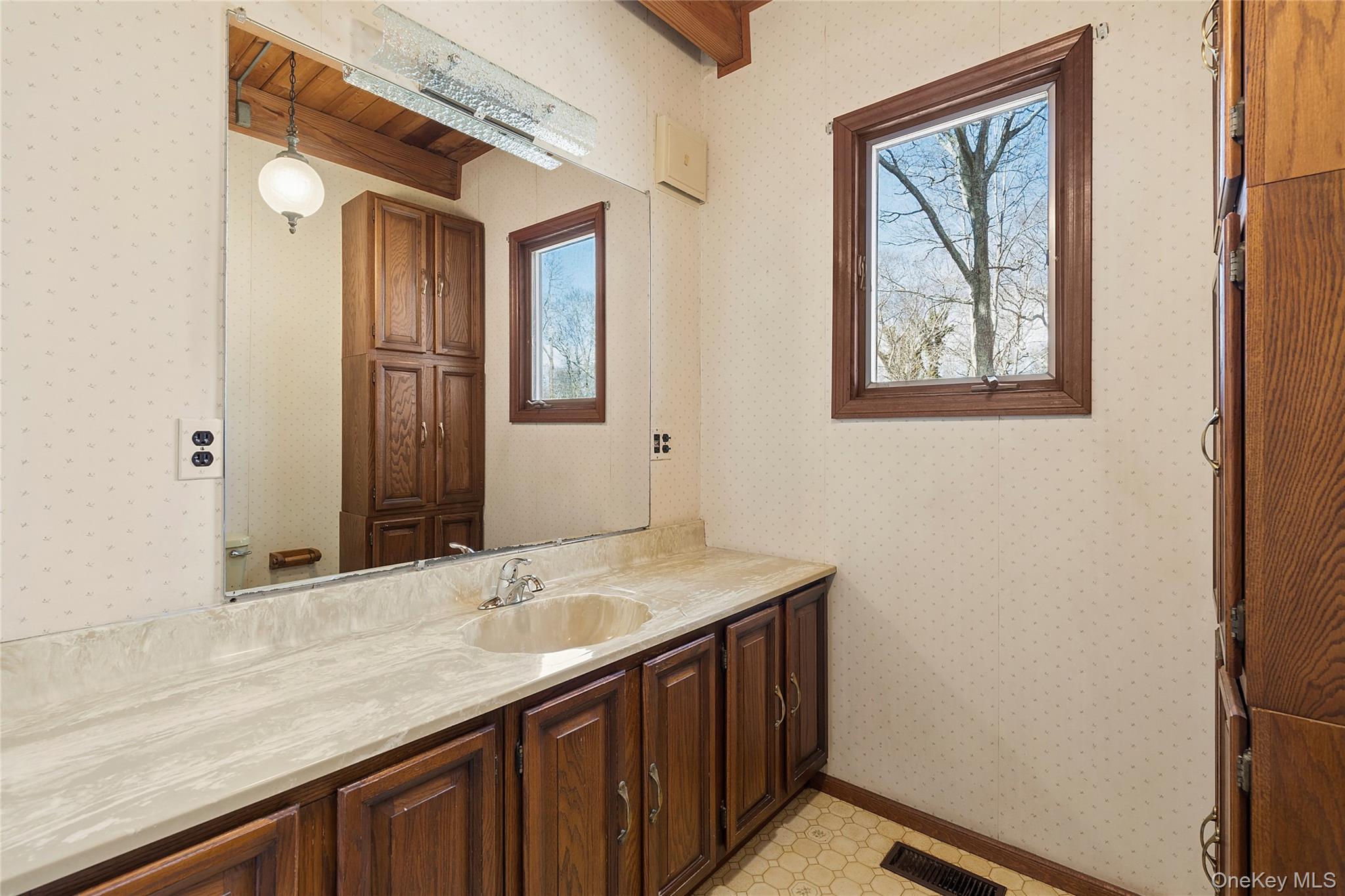 600 Highwood Road Southold, NY 11971 - Photo 8 of 14 Bathroom main floor