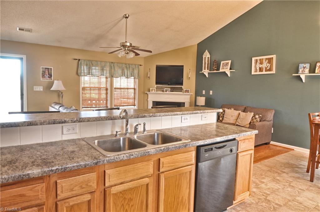 928 Beckner Road Lexington, NC 27292 - Photo 11 of 26 Gallery Image 11