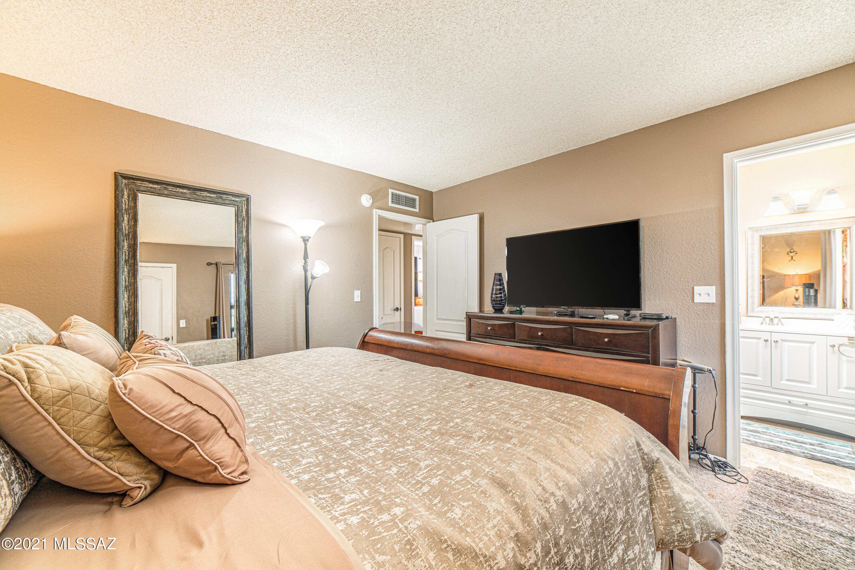 3542 South Mission Road, Unit B Tucson, AZ 85713 - Photo 16 of 28