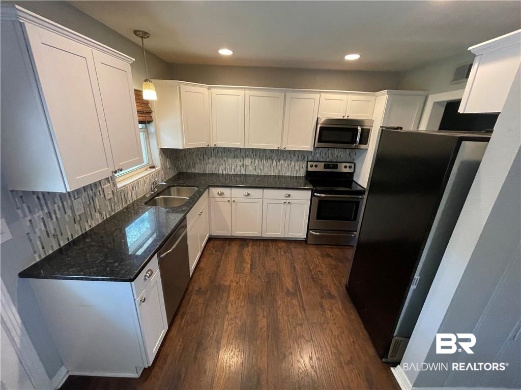 271 Jennings Court Mobile, AL 36606 - Photo 2 of 7