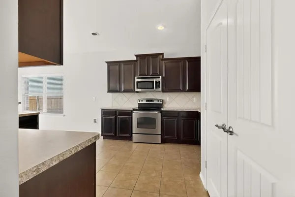 $315,000 | 228 Bob White Drive, Red Oak, TX 75154