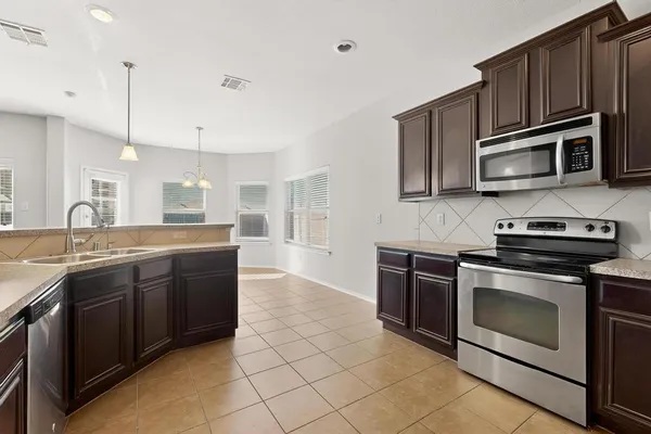 $315,000 | 228 Bob White Drive, Red Oak, TX 75154