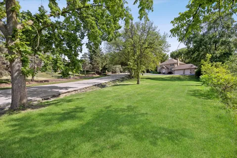 $899,000 | 11131 Dineff Road, Lemont, IL 60439