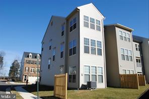 43345 Polenta Terrace Chantilly, VA 20152 - Photo 2 of 43 Multi Side Windows