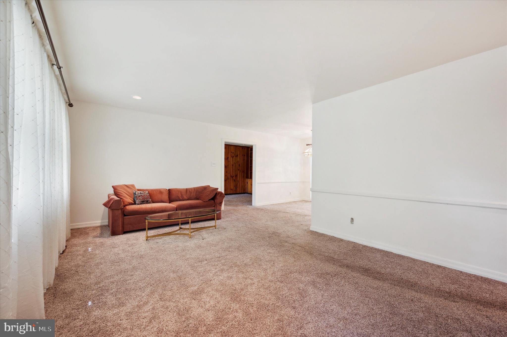 835 Llanfair Road Jenkintown, PA 19046 - Photo 2 of 34 Living Room