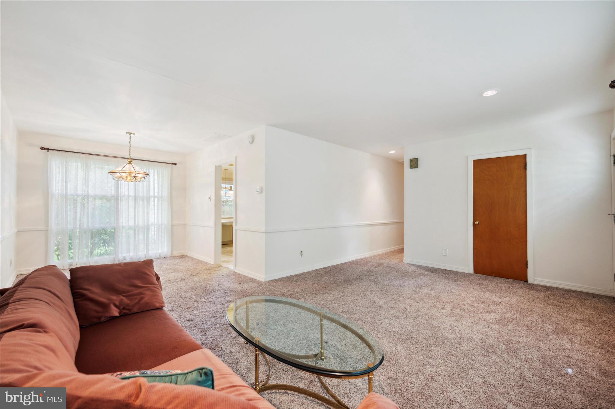 835 Llanfair Road Jenkintown, PA 19046 - Photo 3 of 34 Living Room