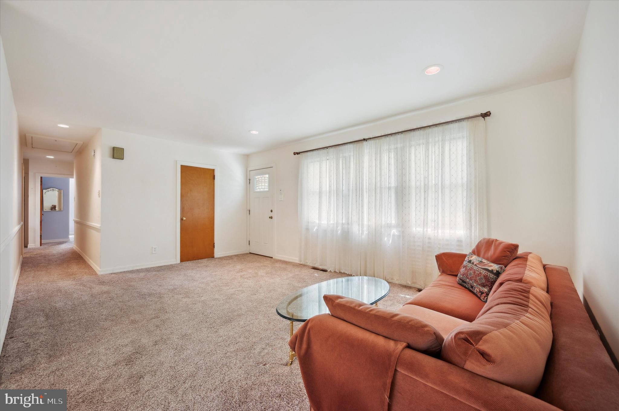835 Llanfair Road Jenkintown, PA 19046 - Photo 5 of 34 Living Room