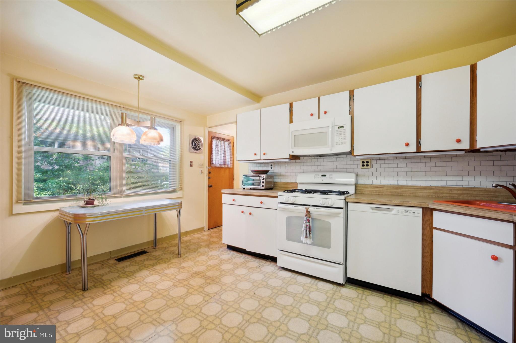 835 Llanfair Road Jenkintown, PA 19046 - Photo 8 of 34 Gallery Image 8