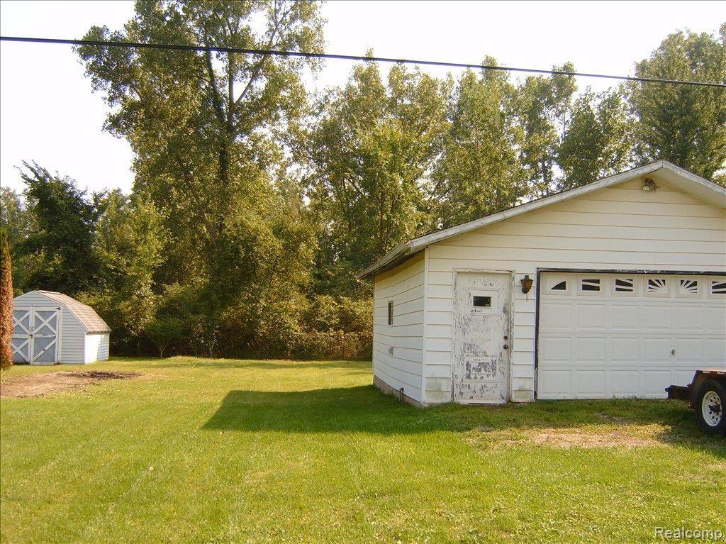 48685 Willis Road Belleville, MI 48111 - Photo 25 of 25 Garage