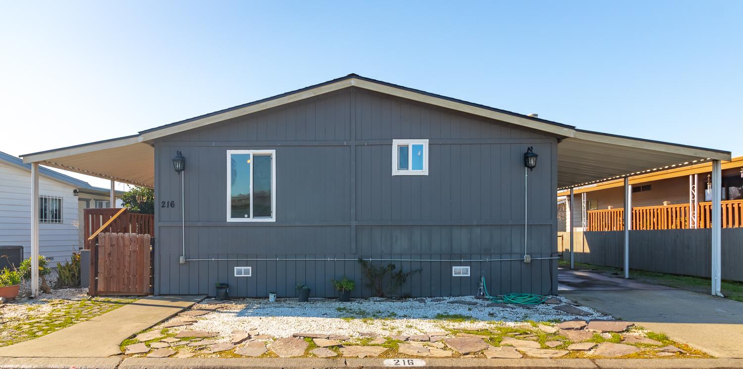 216 California Loop Sacramento, CA 95823 - Photo 3 of 42