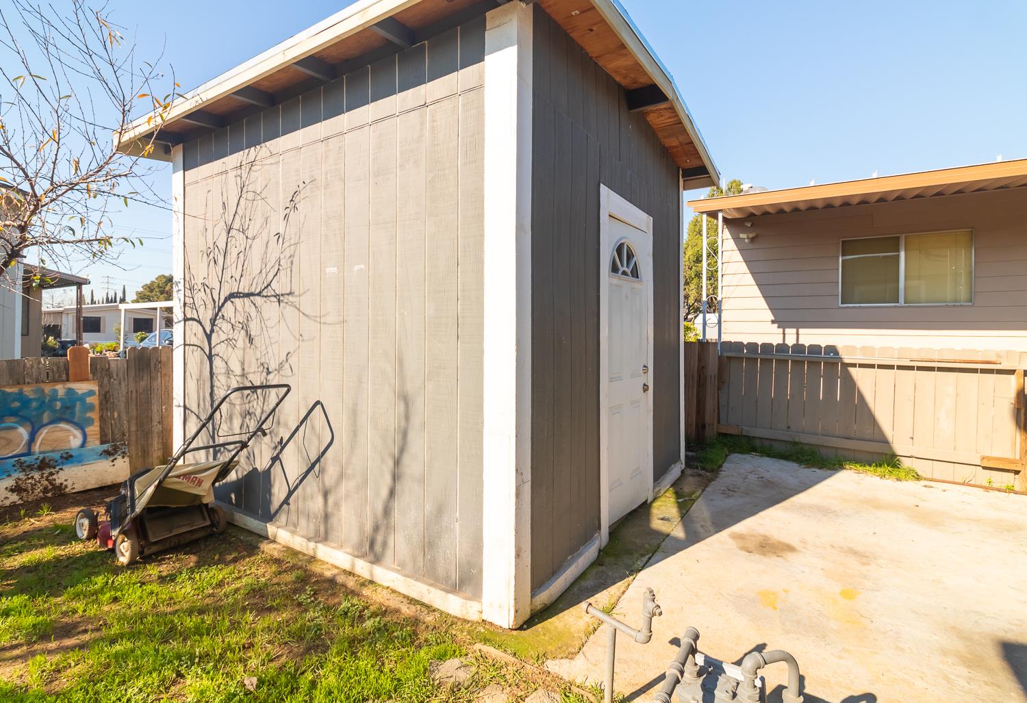 216 California Loop Sacramento, CA 95823 - Photo 7 of 42