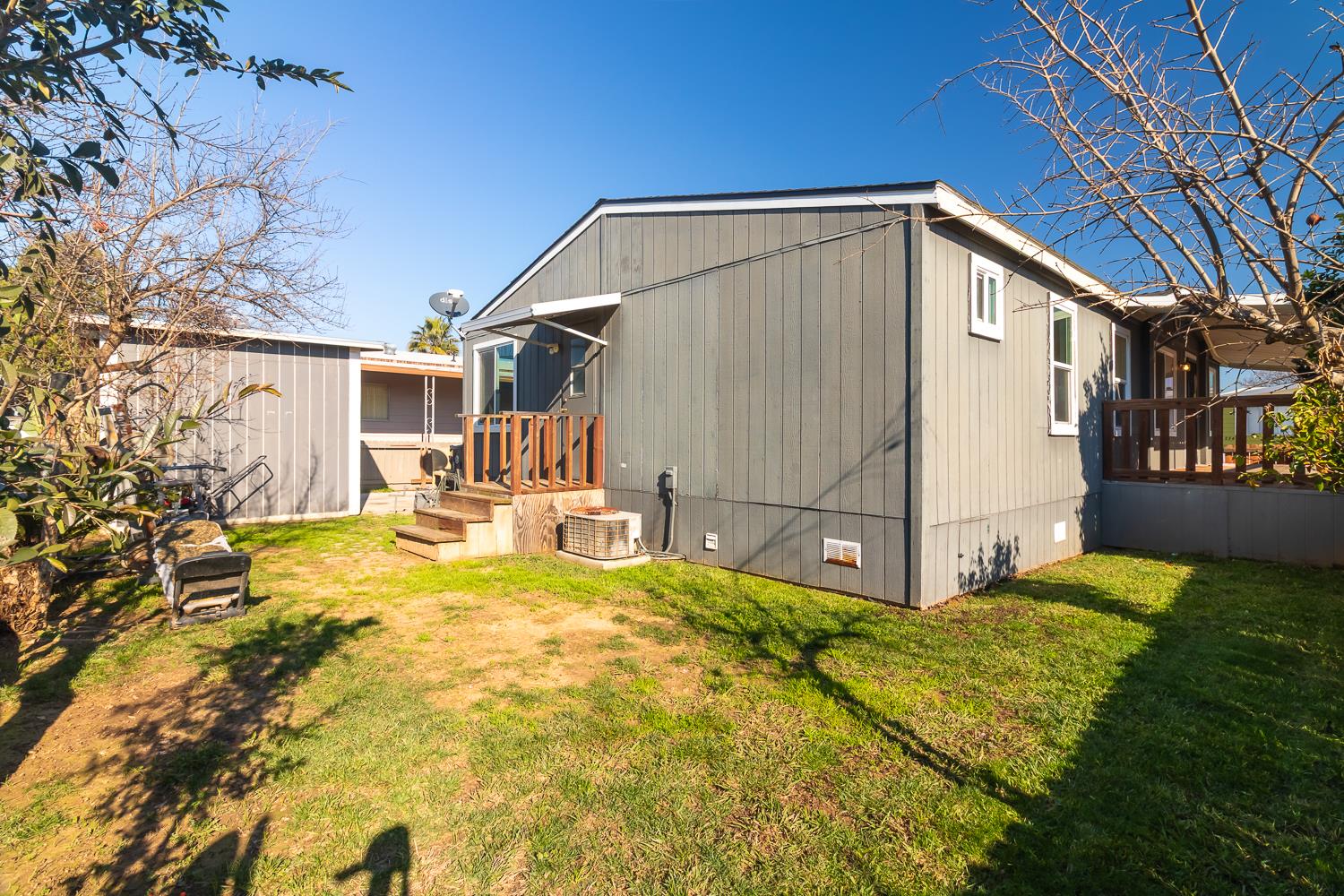216 California Loop Sacramento, CA 95823 - Photo 8 of 42 a view of a house with backyard and sitting area