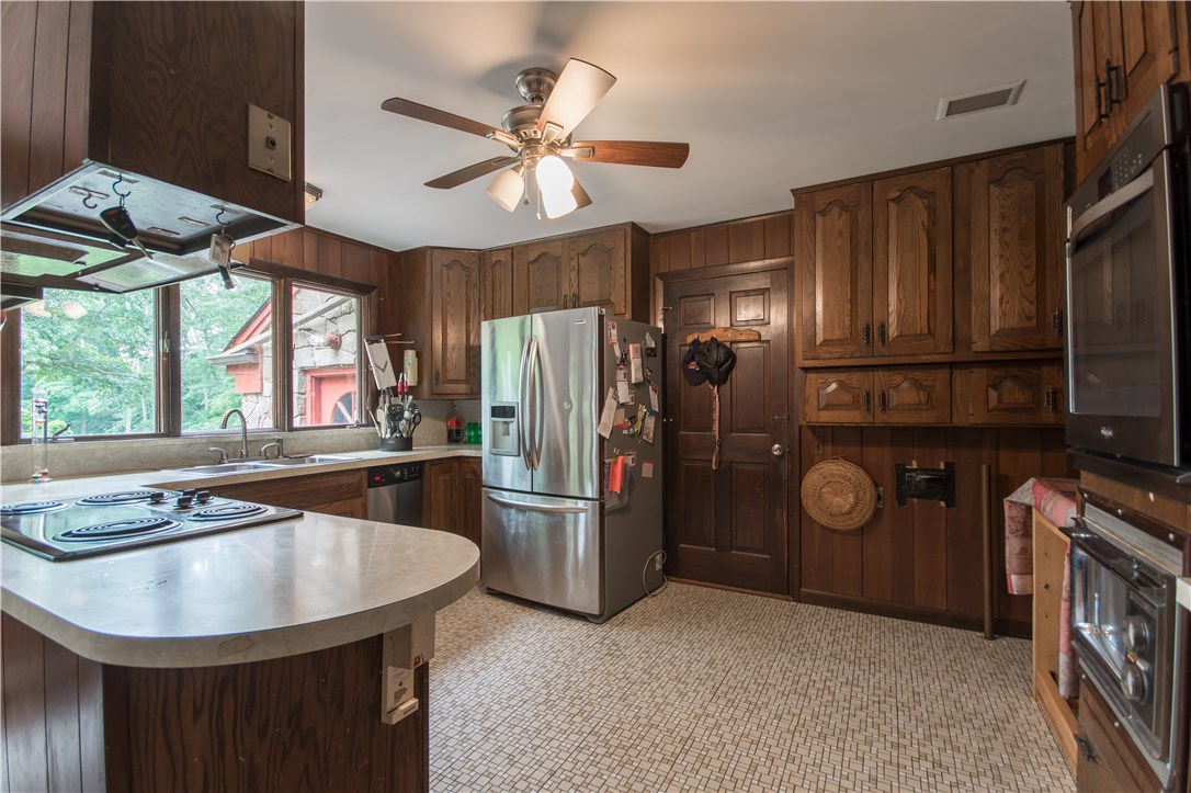 440 Asa Davol Road Tiverton, RI 02878 - Photo 12 of 40 Gallery Image 12