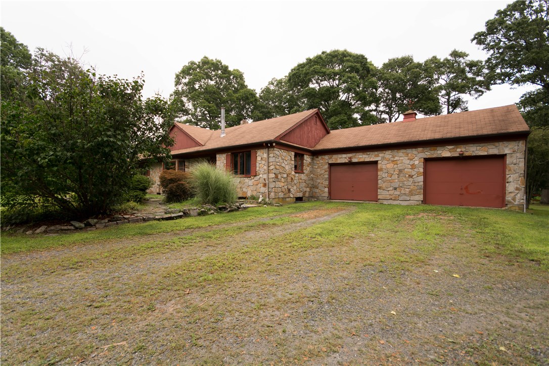 440 Asa Davol Road Tiverton, RI 02878 - Photo 3 of 40 Gallery Image 3