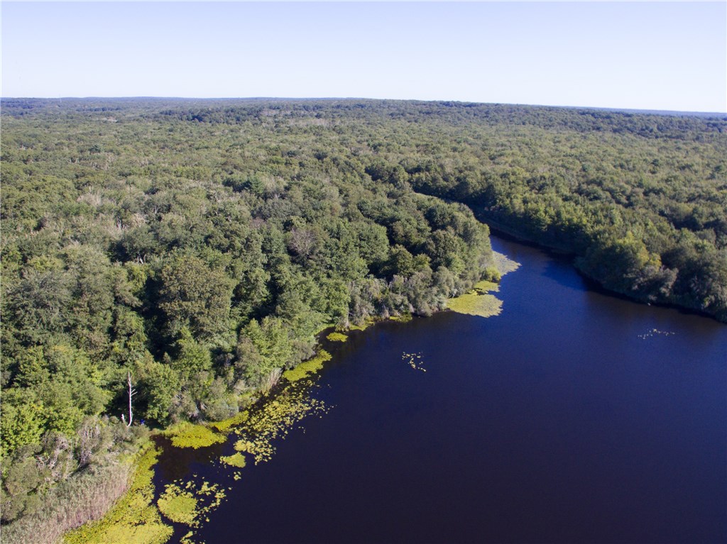 440 Asa Davol Road Tiverton, RI 02878 - Photo 4 of 40 Gallery Image 4