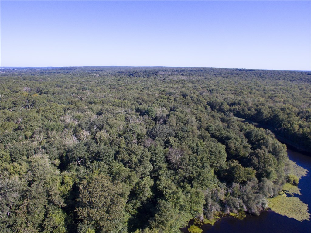 440 Asa Davol Road Tiverton, RI 02878 - Photo 5 of 40 Gallery Image 5