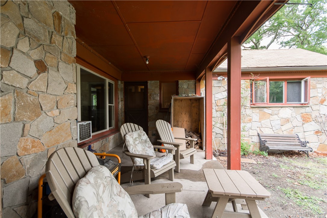 440 Asa Davol Road Tiverton, RI 02878 - Photo 6 of 40 Gallery Image 6
